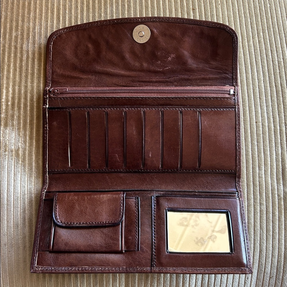 Vintage Brown Tooled Floral Leather Wallet - Picture 3 of 5